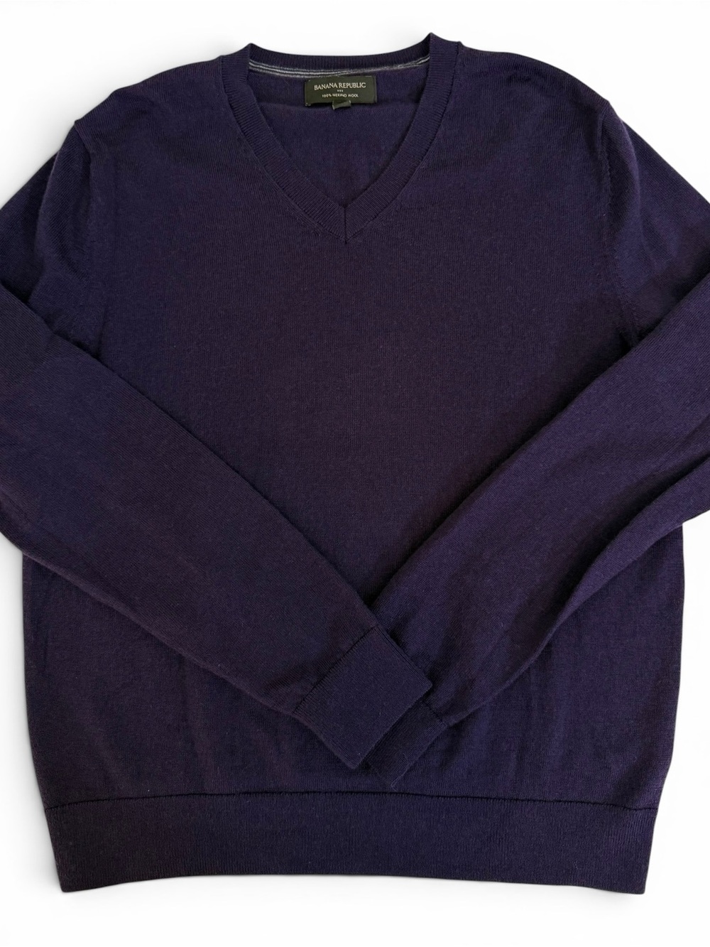 Banana Republic Merino Wool V-Neck Sweater Purple Men’s Medium Slim